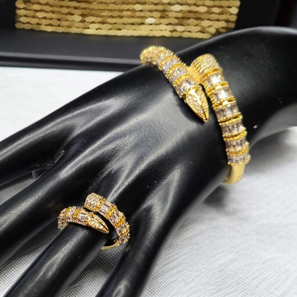 Chunky Luxury 18k Gold Plated Nail Zircon Crystal Bracelet - Picture 6 of 6